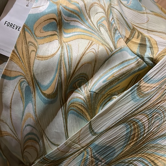 NWT Forever 21 Abstract Swirl Print Self-Tie Long Sleeve Crop Top, Small - Picture 3 of 3